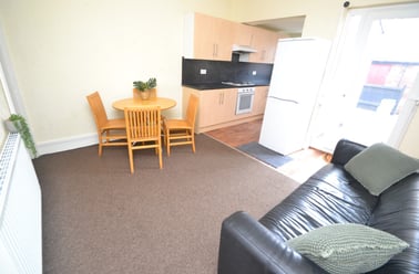 Cloister Street, Dunkirk, Nottingham - Image 2