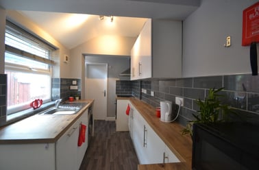 Cloister Street, Dunkirk, Nottingham - Image 2