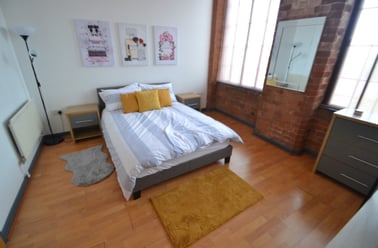 Portland Square, Arboretum, Nottingham - Image 2