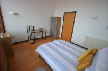 Portland Square, Arboretum, Nottingham - Image 3