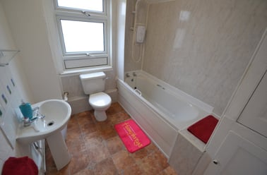 Highfield Road, Dunkirk, Nottingham - Image 2