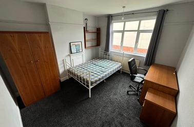 Greenfield Street, Dunkirk, Nottingham - Image 2