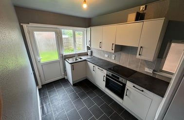 Greenfield Street, Dunkirk, Nottingham - Image 2