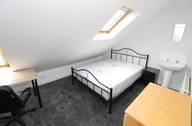 Elmsthorpe Avenue (5 BED), Lenton, Nottingham - Image 2