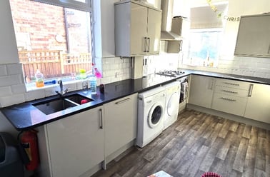 Harrington Drive, Lenton, Nottingham - Image 3