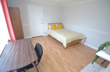 Oliver Close, Arboretum, Nottingham - Image 2