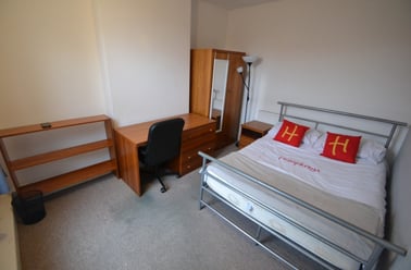 Highfield Road, Dunkirk, Nottingham - Image 2