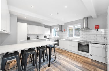 (12-bed) Waverley Street, Arboretum, Nottingham - Image 3