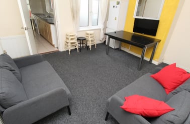 Montpelier Road (4 Bed), Dunkirk, Nottingham - Image 2