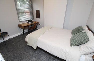 Warwick Street (Bills Inclusive), Dunkirk, Nottingham - Image 3