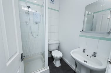 (5 Bed) Millicent Road, West Bridgford, Nottingham - Image 3