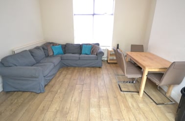 (1 Room) Forest Road East, Arboretum, Nottingham - Image 2