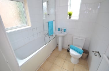 (1 Room) Forest Road East, Arboretum, Nottingham - Image 3