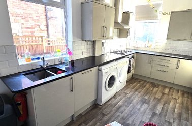 (5BED) Harrington Drive, Lenton, Nottingham - Image 3