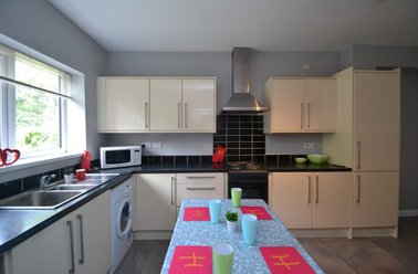 Lace Street (5 Bed), Dunkirk, Nottingham - Image 3