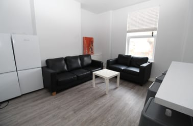 (3 BED) Castle Boulevard, Lenton, Nottingham - Image 2