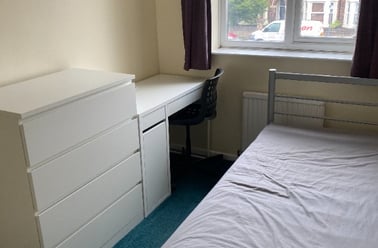 Montpelier Road (2 Bed), Dunkirk, Nottingham - Image 2