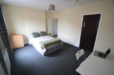 Osmaston Street (4 Bed), Lenton, Nottingham - Image 2