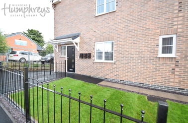 Lyme Valley Mews, Basford, Newcastle under Lyme - Image 3