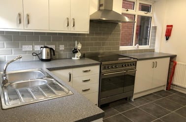 Queen Anne Street, Shelton, Stoke - Image 2