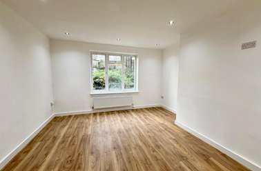 Bath Road, Silverdale, Keele - Image 2