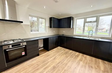 Bath Road, Silverdale, Keele - Image 3