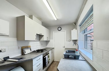 Newdigate Villas , Radford, Nottingham - Image 3