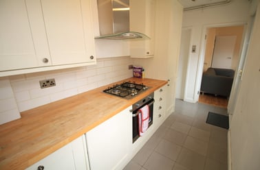 Tudor Grove, Arboretum, Nottingham - Image 3