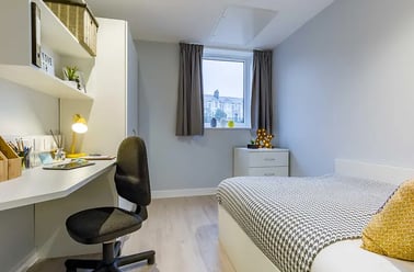 7-Bed Club Ensuite, Mary Parker House, 17 Apsley Road, Mutley, Plymouth - Image 2