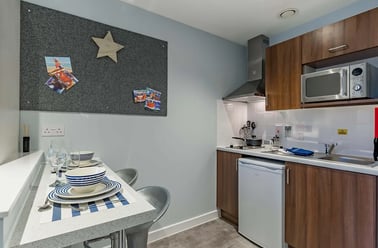 5 Bed Club Studio, Mary Parker House, 17 Apsley Road, Mutley, Plymouth - Image 2