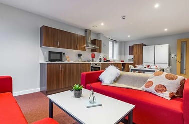 Gold Ensuite, Mary Parker House, 17 Apsley Road, Mutley, Plymouth - Image 2