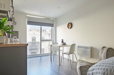 Superior (Floor 4) Studio, The Bank, West Street, City Centre, Southampton - Image 3