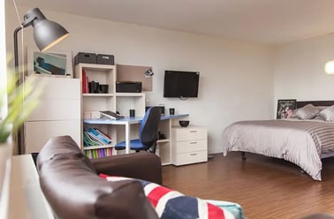 Large Studio with Roof Terrace, Holly Court, High Kingsdown, Clifton, Bristol - Image 3