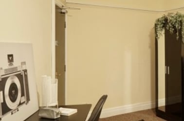 Studio Flat, Carfax Court Flats, 7 Lower Park Road, Victoria Park, Manchester - Image 3