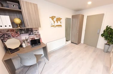 Premium Room in 2 Bed, Melbourn Point, Rossa Avenue, Bishopstown, Cork - Image 2