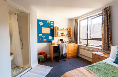 Double En-suite, Coopers Court, 10-14 Maplin Street, Mile End, London - Image 2