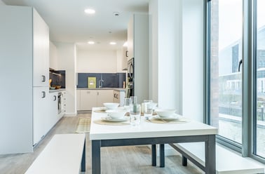 Classic 6 Bed Upper Floor Ensuite, Waterside, 58-62 Avon Street, City Centre, Bristol - Image 3