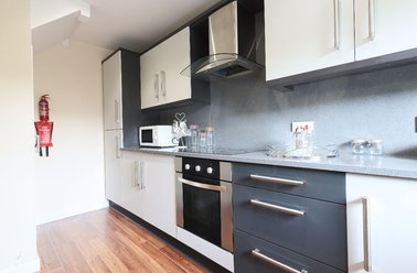 Headford Gardens, Devonshire Green, Sheffield - Image 2