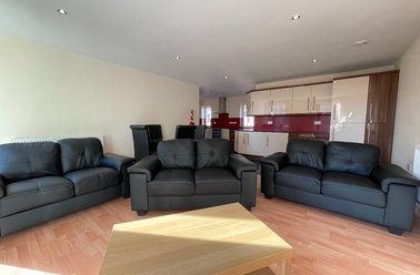Apt 4, 116 Ecclesall Road, Sharrow, Sheffield - Image 2