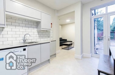 Derby Road, Lenton, Nottingham - Image 3