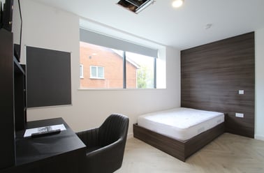 Broadgate, Beeston, Nottingham - Image 2