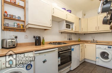 Elmsthorpe Avenue, Lenton, Nottingham - Image 2