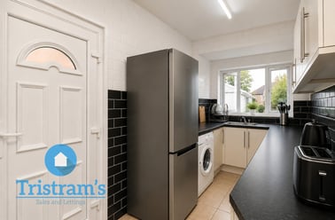 Runswick Drive, Wollaton, Nottingham - Image 3