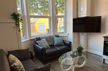 Charnwood Grove, West Bridgford, Nottingham - Image 2