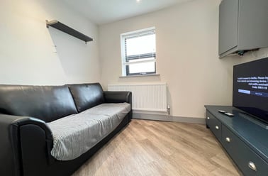Stratford Road, West Bridgford, Nottingham - Image 2
