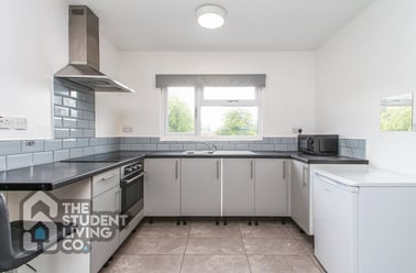 Lower Road, Beeston, Nottingham - Image 2