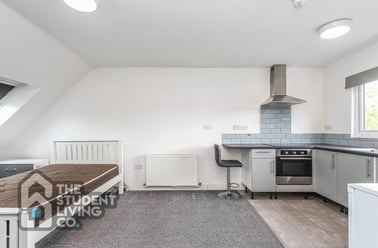 Lower Road, Beeston, Nottingham - Image 3