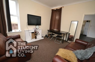 Peveril Road, Lenton Abbey, Nottingham - Image 2