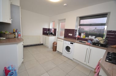 Hoyland Avenue, Dunkirk, Nottingham - Image 3