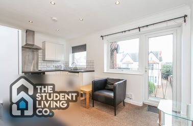 Loughborough Road, West Bridgford, Nottingham - Image 2